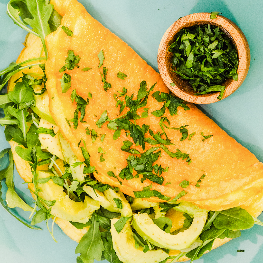 omelette with avocado