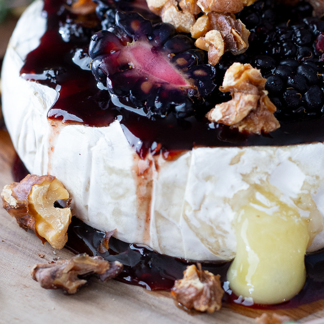 baked brie with balsamic reduction